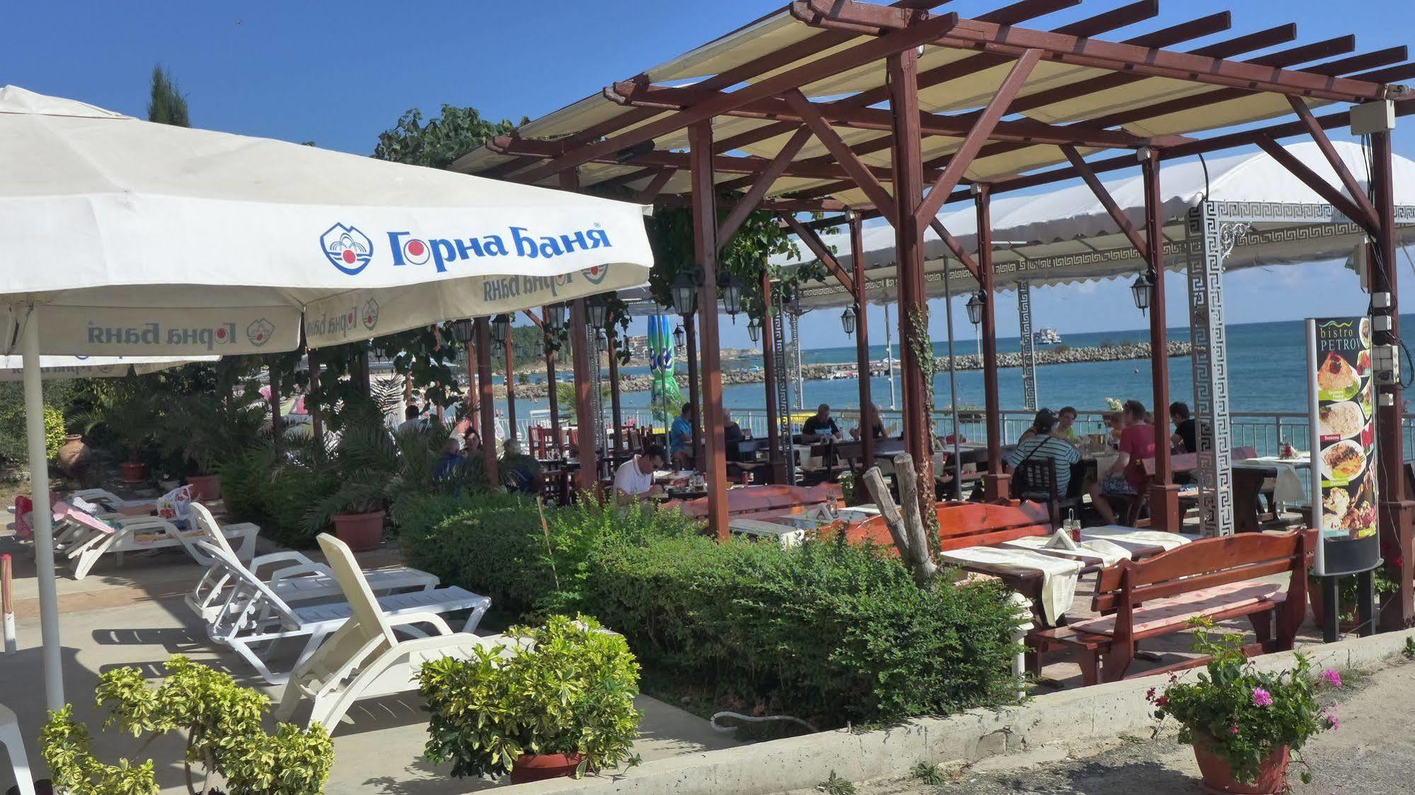 Petrov Family Hotel Nessebar Exterior foto